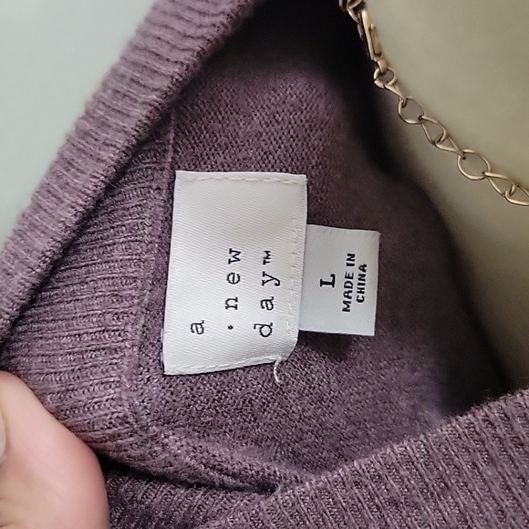 A New Day sweater - Picture 3 of 4